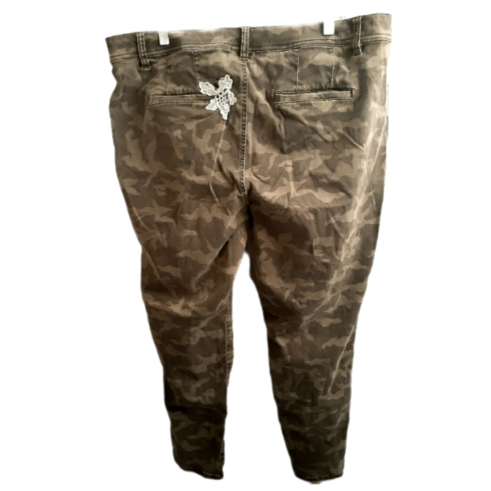 *Lane Bryant Camo Skinny Jeans - Picture 2 of 3